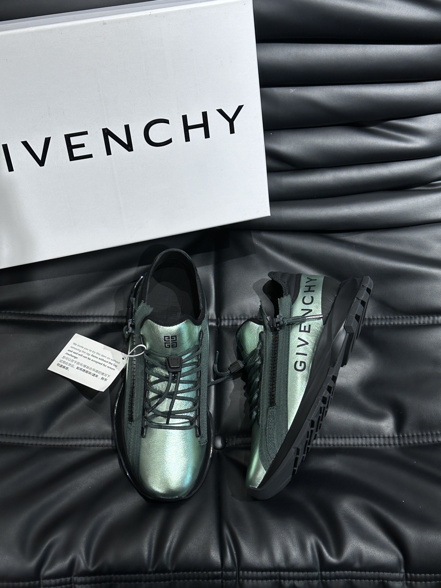 Givenchy Spectre runner sneakers in leather with zip-green