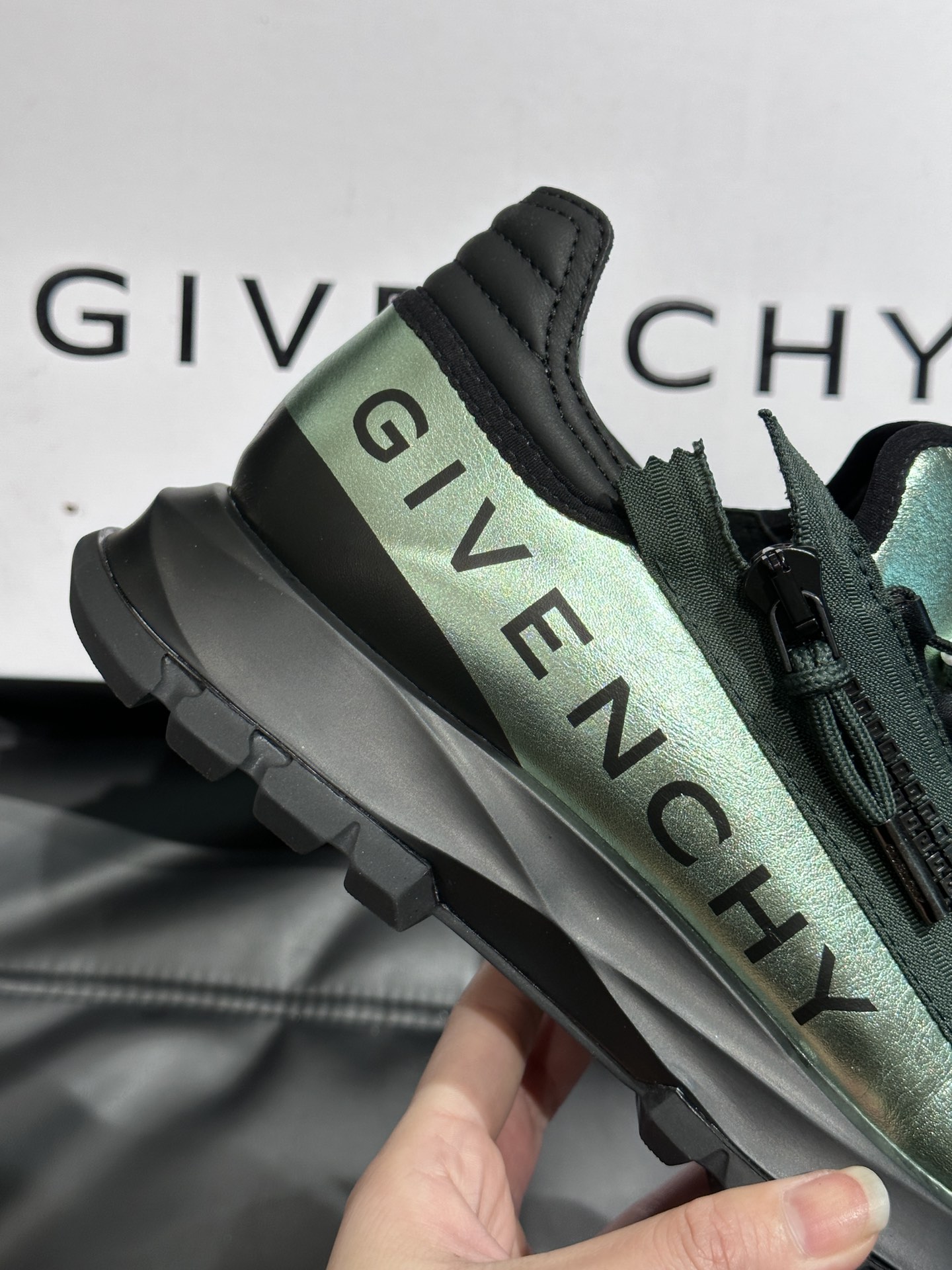 Givenchy Spectre runner sneakers in leather with zip-green