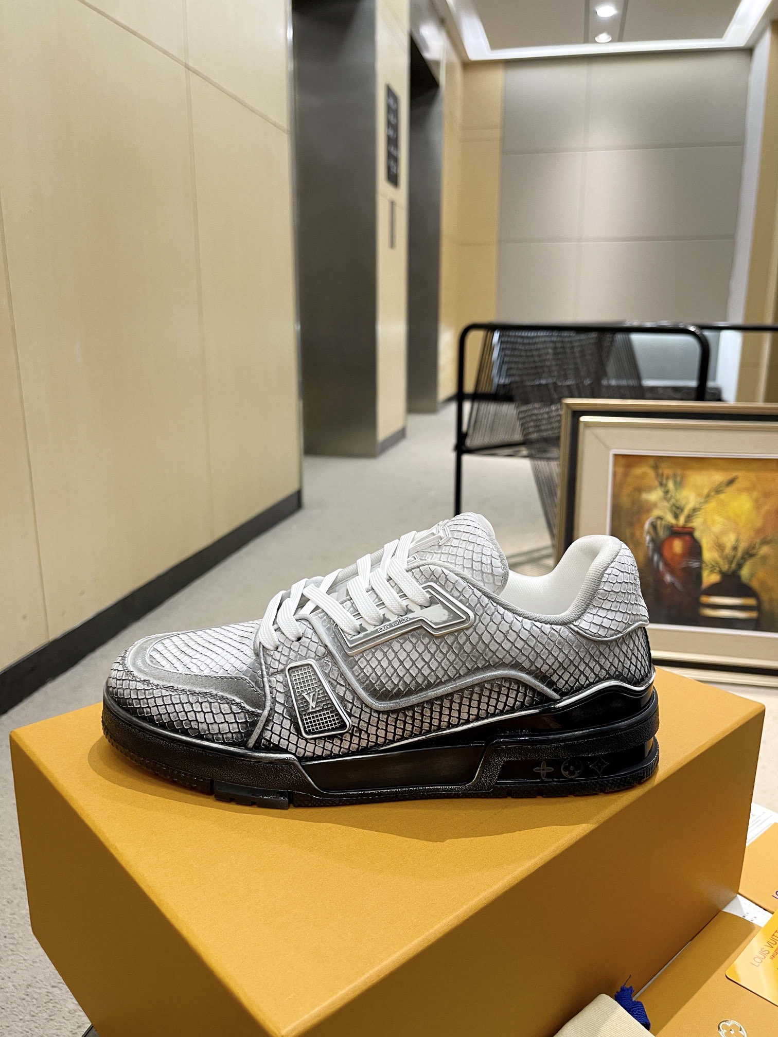 Louis Vuitton 2024 Fashion Show sneakers-gray