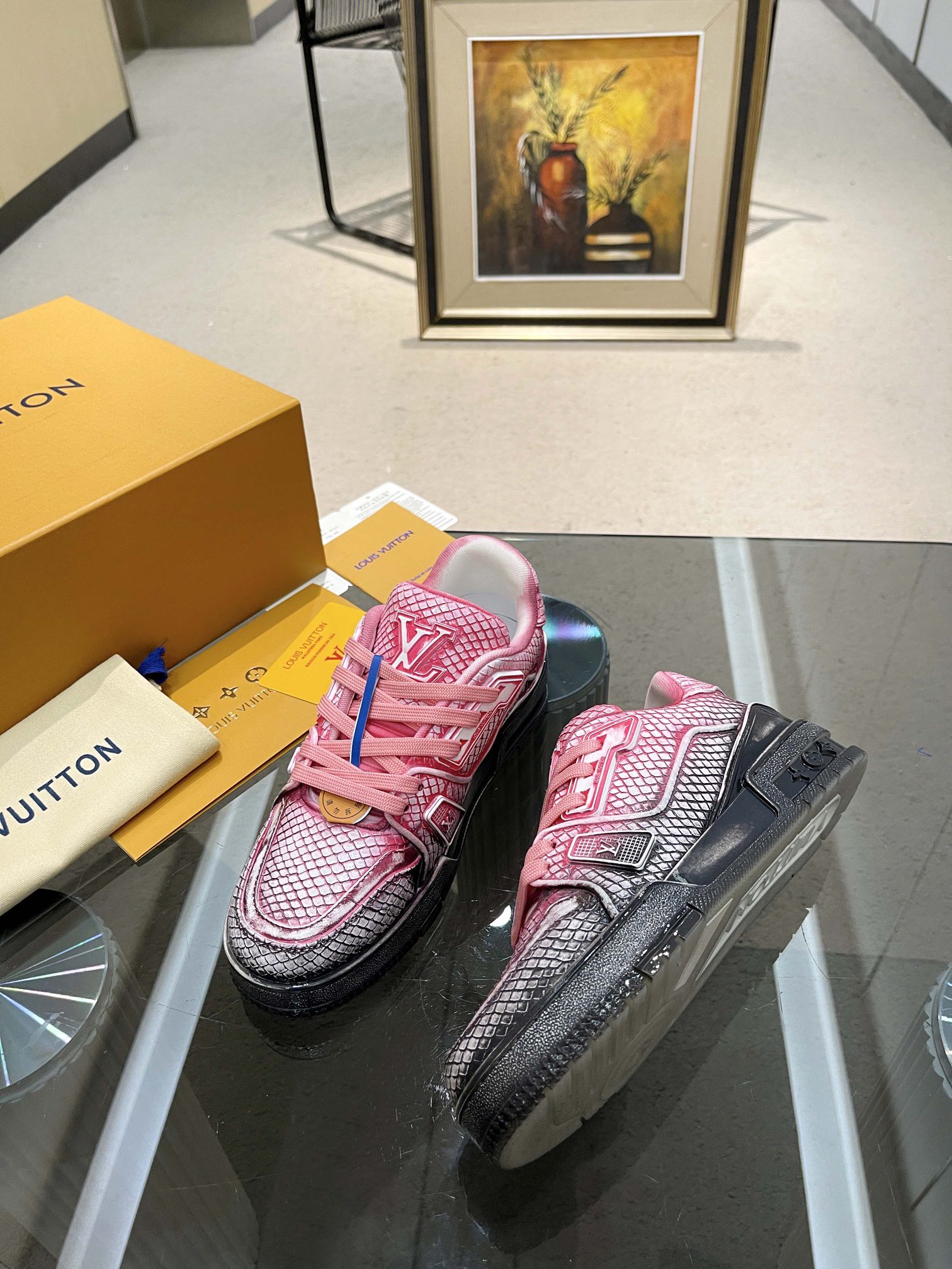 Louis Vuitton 2024 Fashion Show sneakers-pink